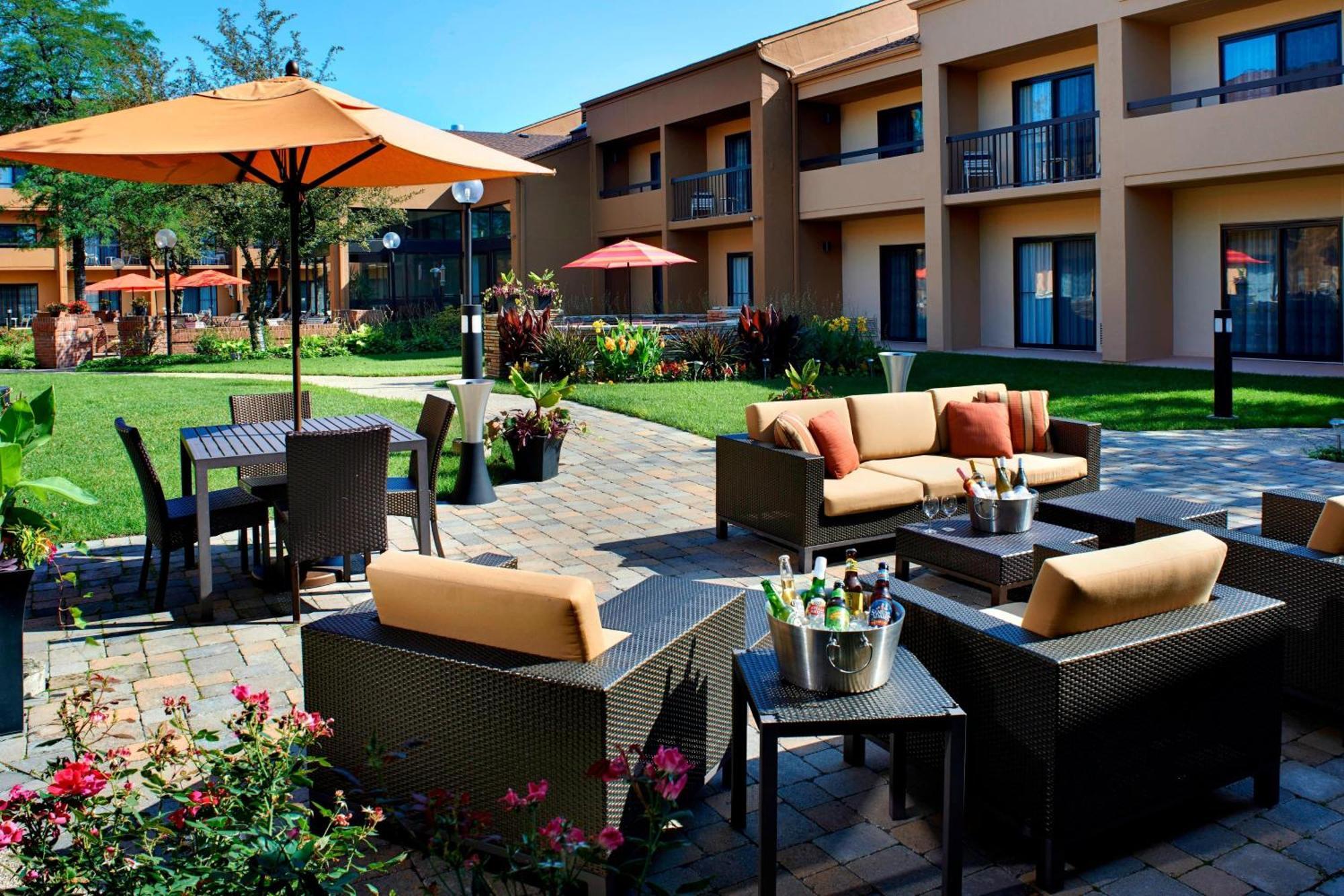 Courtyard By Marriott Chicago Naperville Εξωτερικό φωτογραφία