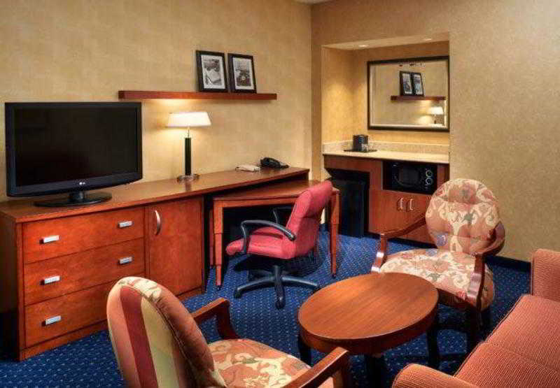 Courtyard By Marriott Chicago Naperville Εξωτερικό φωτογραφία